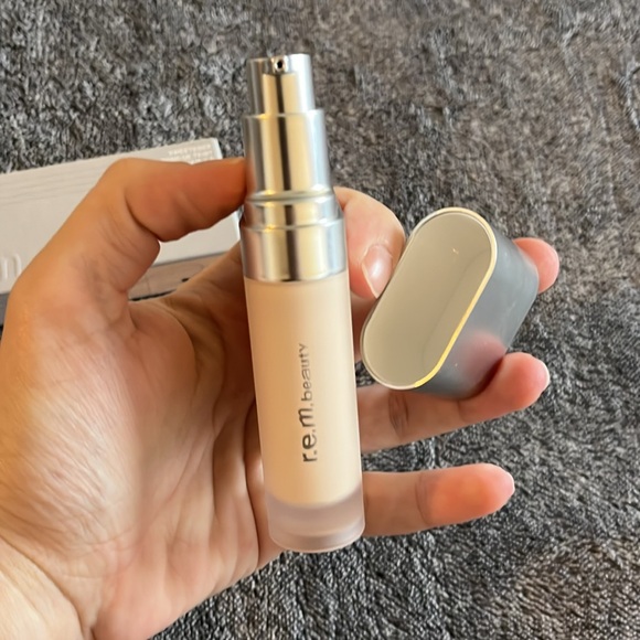 r.e.m. beauty sweetener foundation shade- Fair 2N - Picture 9 of 12